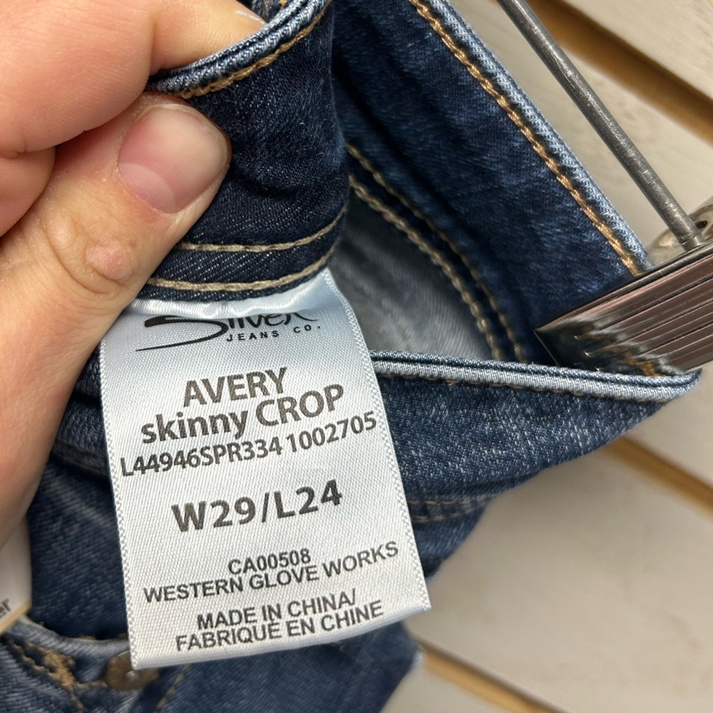 Silver Jeans Women's Faded Blue Skinny Jean Capri - Picture 3 of 7